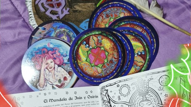 ✨ ¡Hola! Soy Paula Franco, autora de ambos Tarots. ¡Qué alegría conectar contigo! 🌟 Si sientes que estos tarots están llamando a tu energía, aquí tienes ofertas exclusivas para comenzar el año: